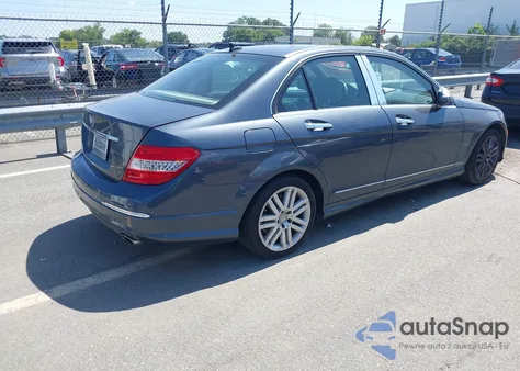 2008 Mercedes-Benz C 300 Luxury/Sport z USA, uszkodzony, nr VIN WDDGF54X78F020780